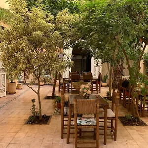Laksour Hostal